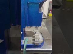 فيديو الانحناء اليدوي لطرف البطارية